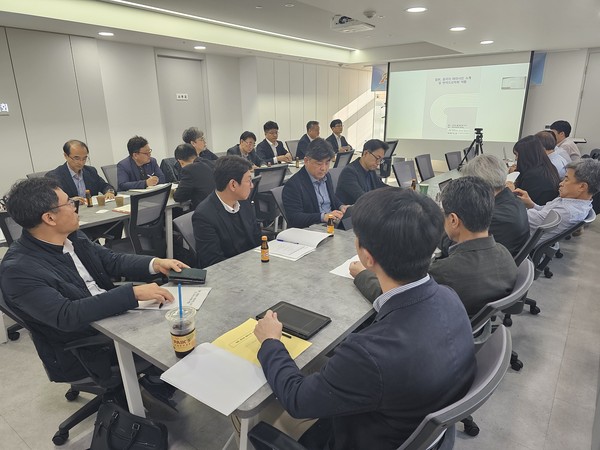 2일 서울 강남구 한국도로학회에서 일본, 중국의 해외사업 소개 및 한국도로학회 역할을 주제로 세미나가 열렸다.