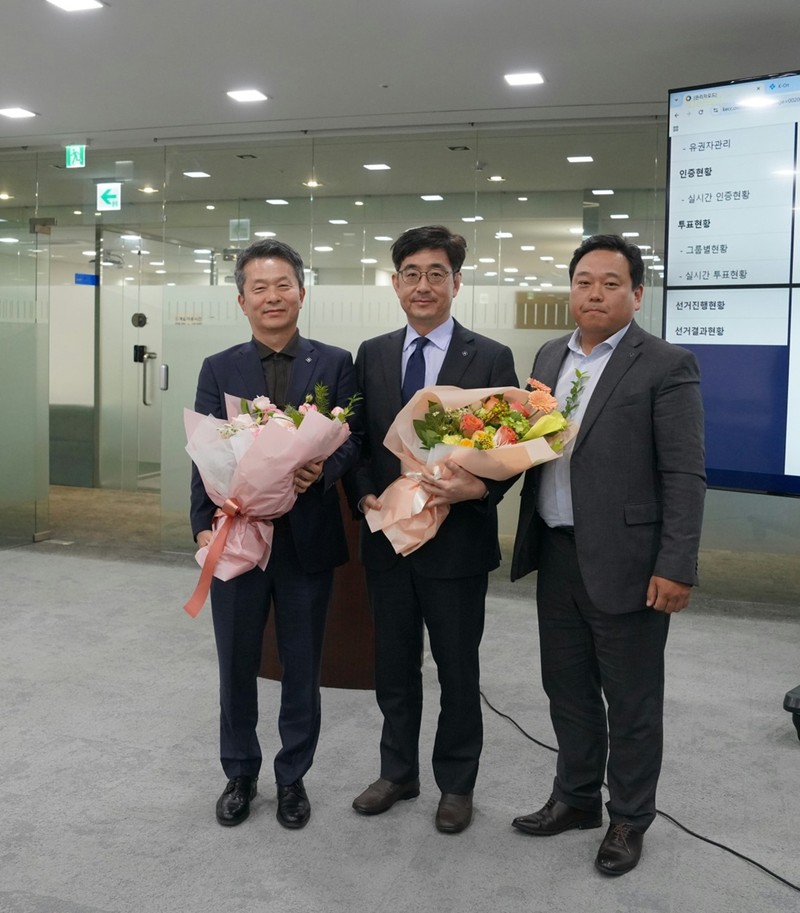좌측부터 피승우 인프라본부 본부장, 김한영 감사실장(차기 대표이사 후보), 김영수 한국종합기술홀딩스 대표이사.