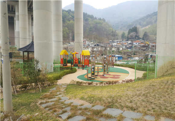 부산울산선 원리2교 하부 주민행복쉼터/도로공사