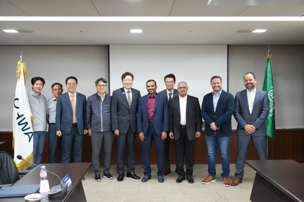 지난달 18일 도화엔지니어링과 사우디 네옴사절단 관계자들이 간담회 후 기념사진을 촬영하고 있다./도화엔지니어링